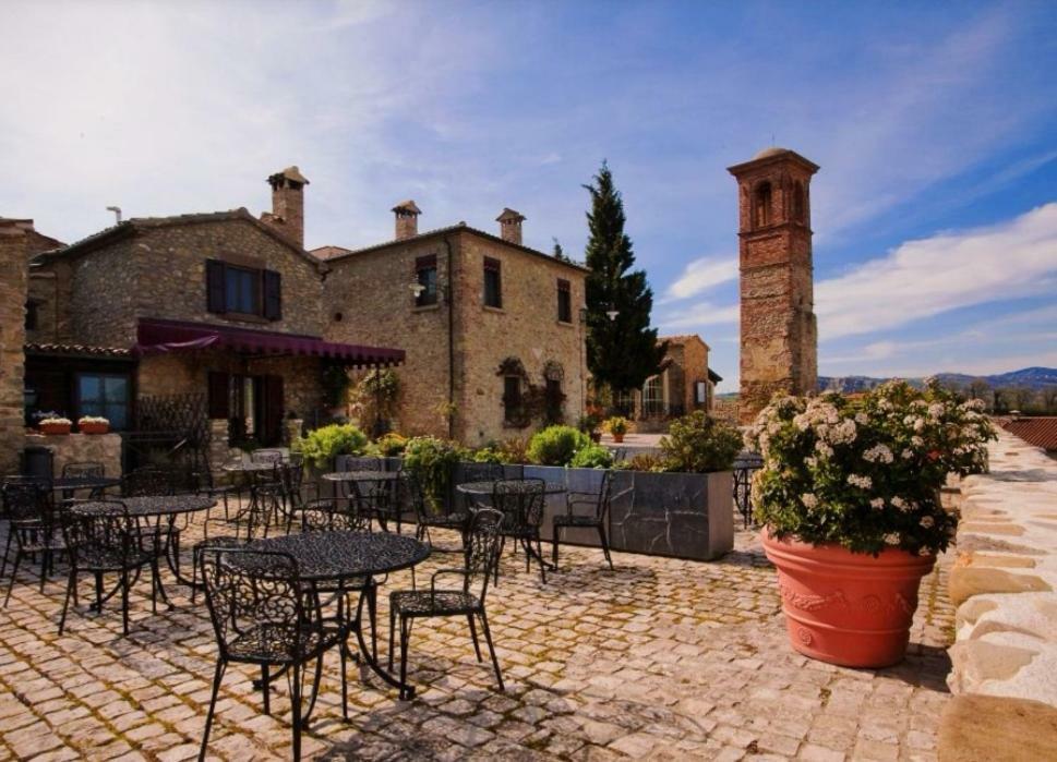 Castello Di Albereto Trarivi Exterior foto