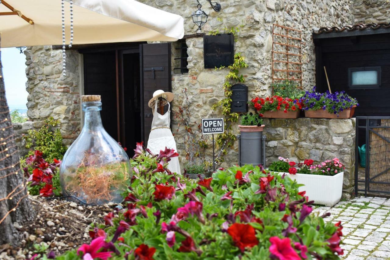 Castello Di Albereto Trarivi Exterior foto